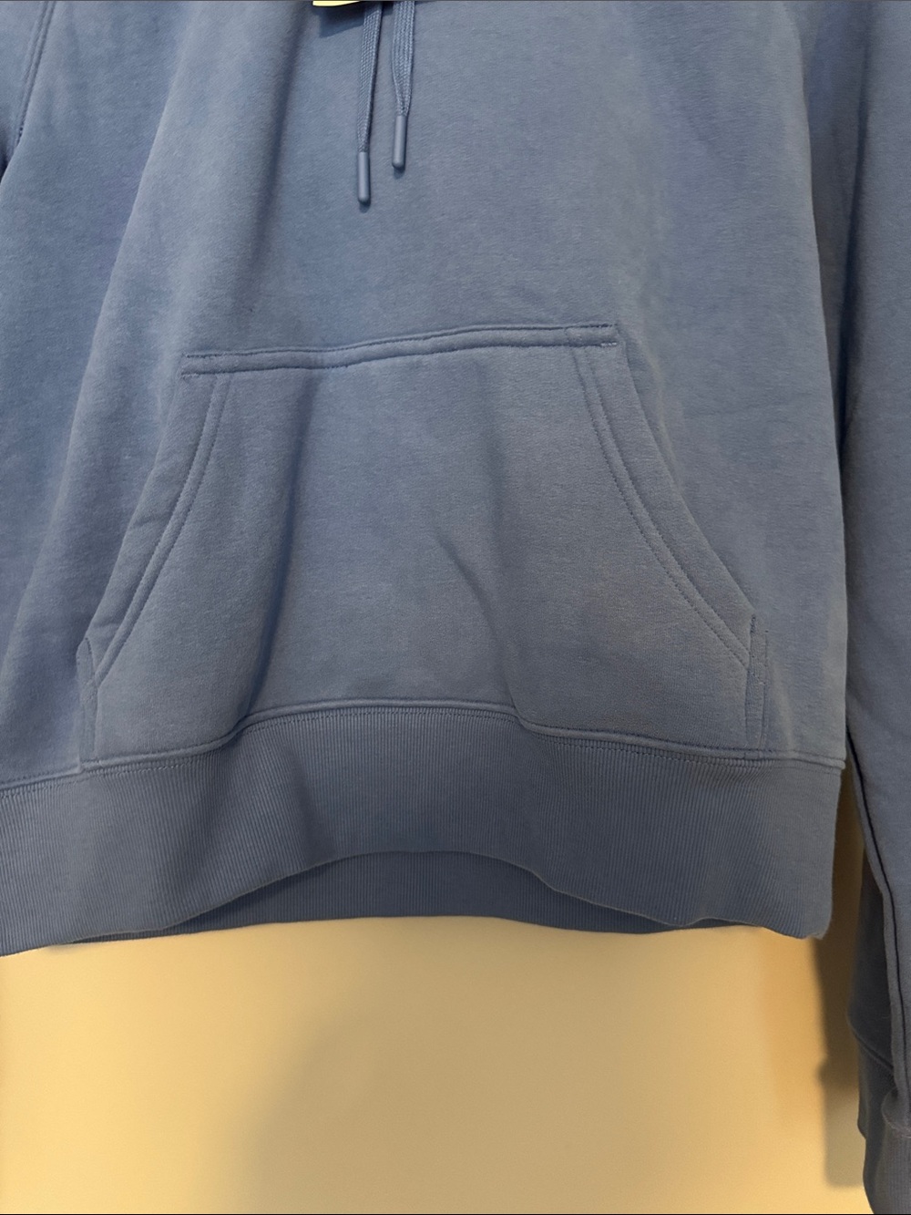 Aritzia Snug Raglan - Picture 3 of 4